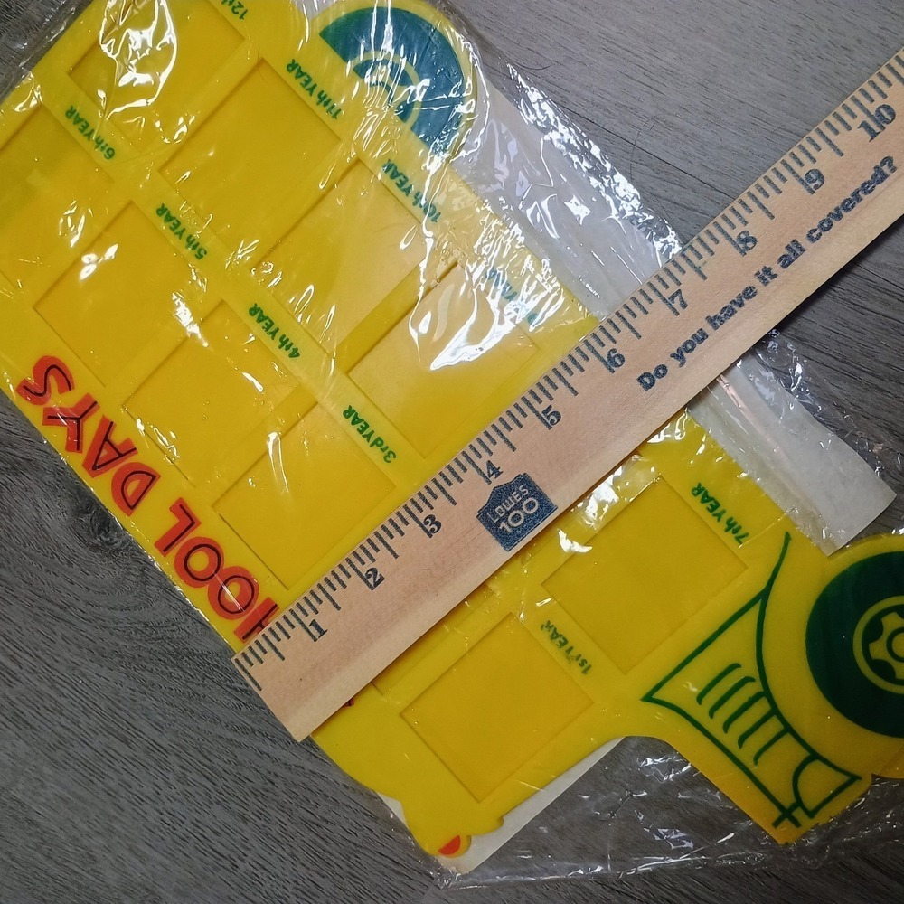 Vintage Plastic Yellow School Bus Days 12 Year Photo Frame - Picture 6 of 6